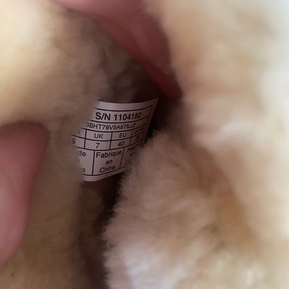 Ugg boots - Picture 2 of 7